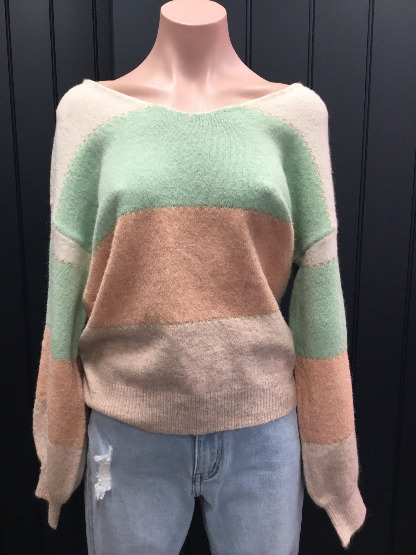 Soft Pallette Gold Accent Top