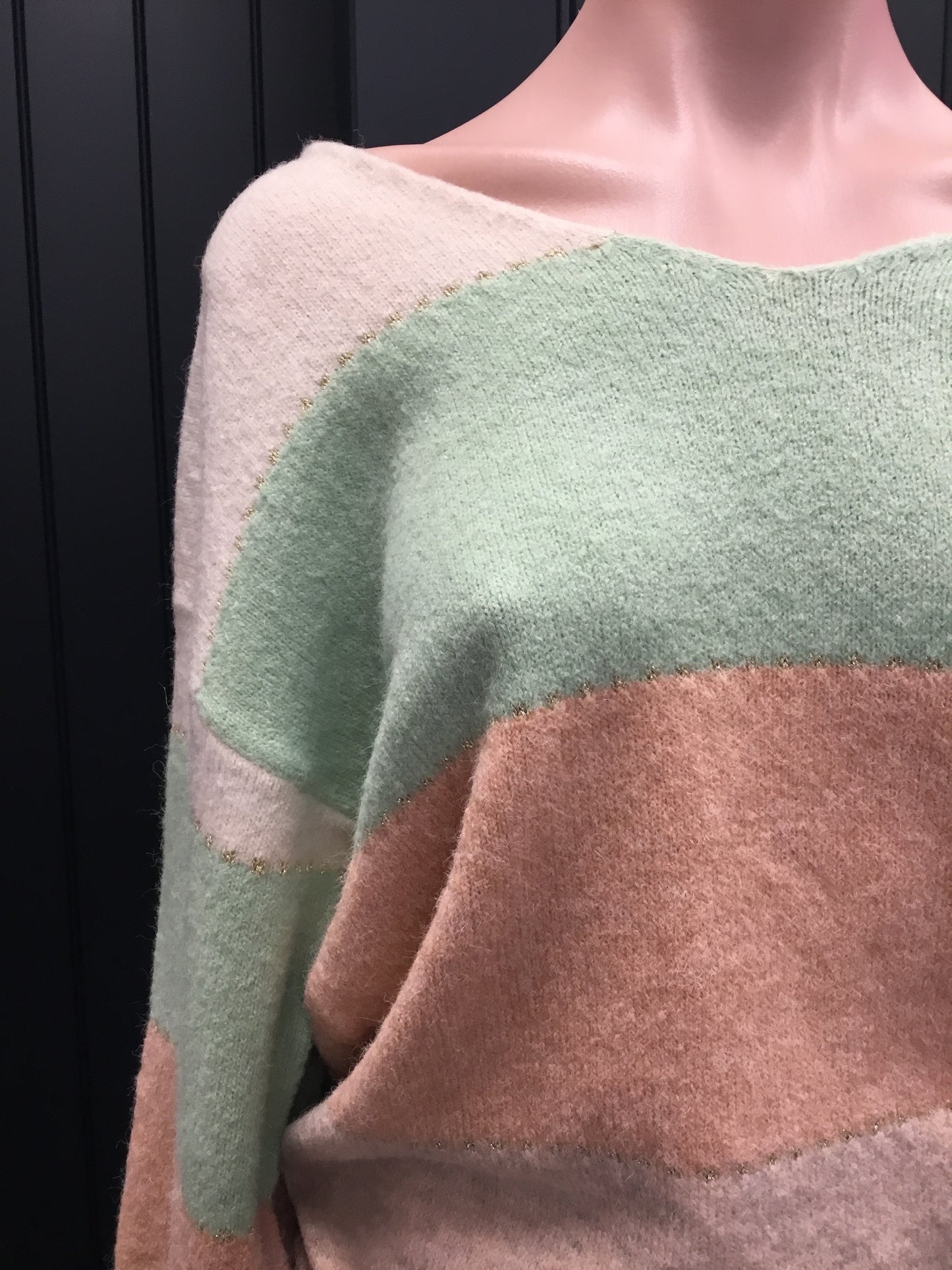 Soft Pallette Gold Accent Top