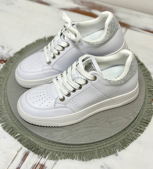 White Lifestyle Casual Runner